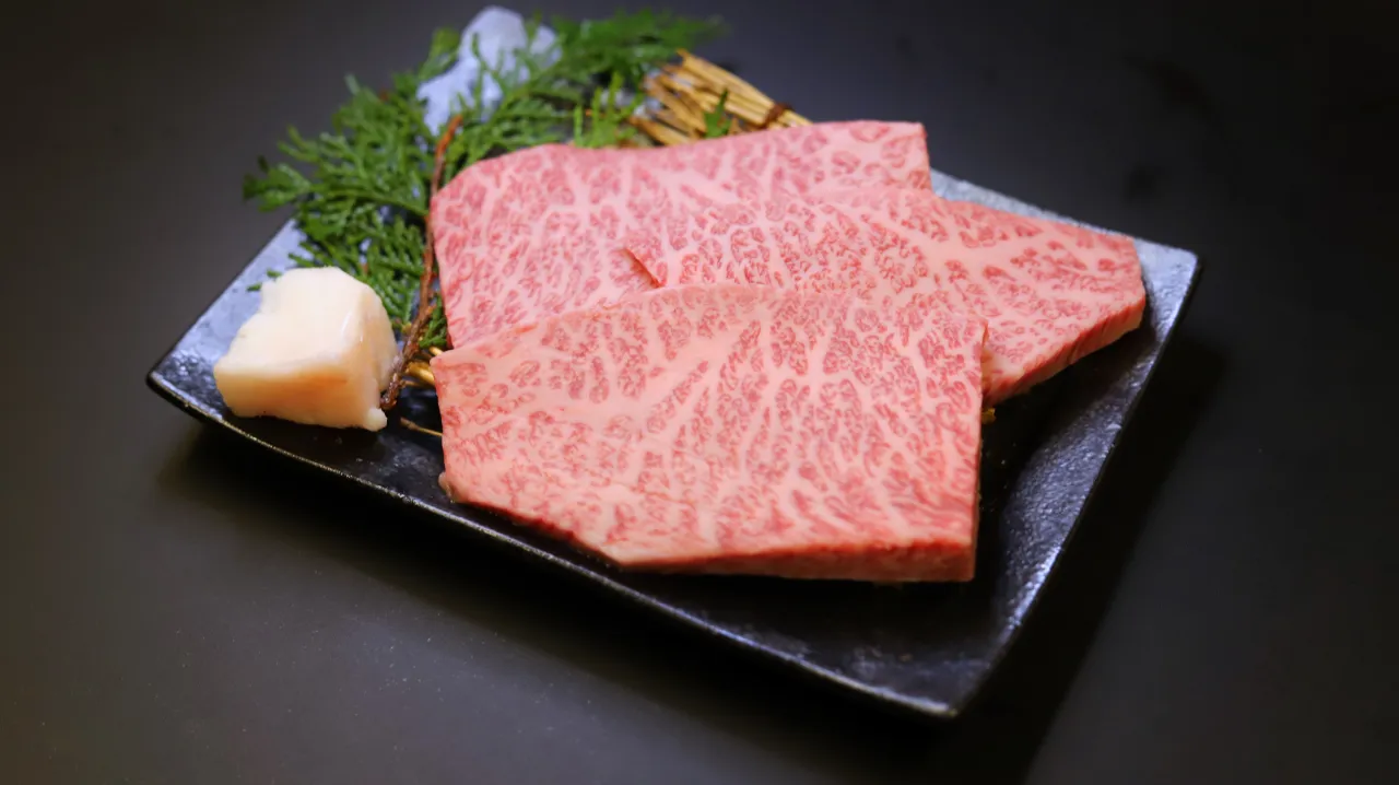 【本日、火曜日も営業しています🥩】
